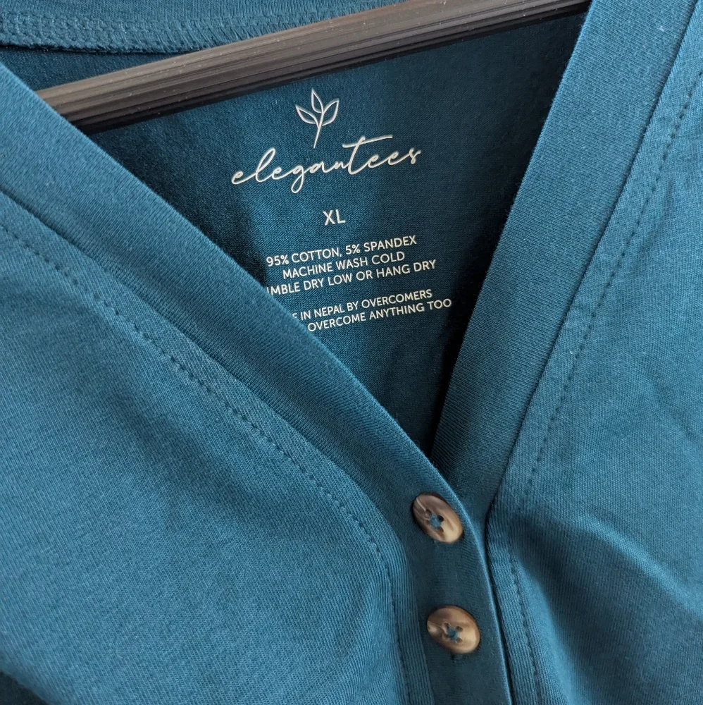 NWT Elegantees Monet puff sleeve henley in tidal teal - Picture 4 of 5